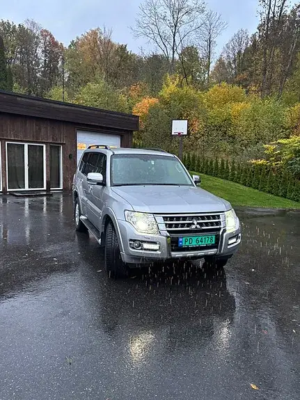 Mitsubishi Pajero 2017 photo 3