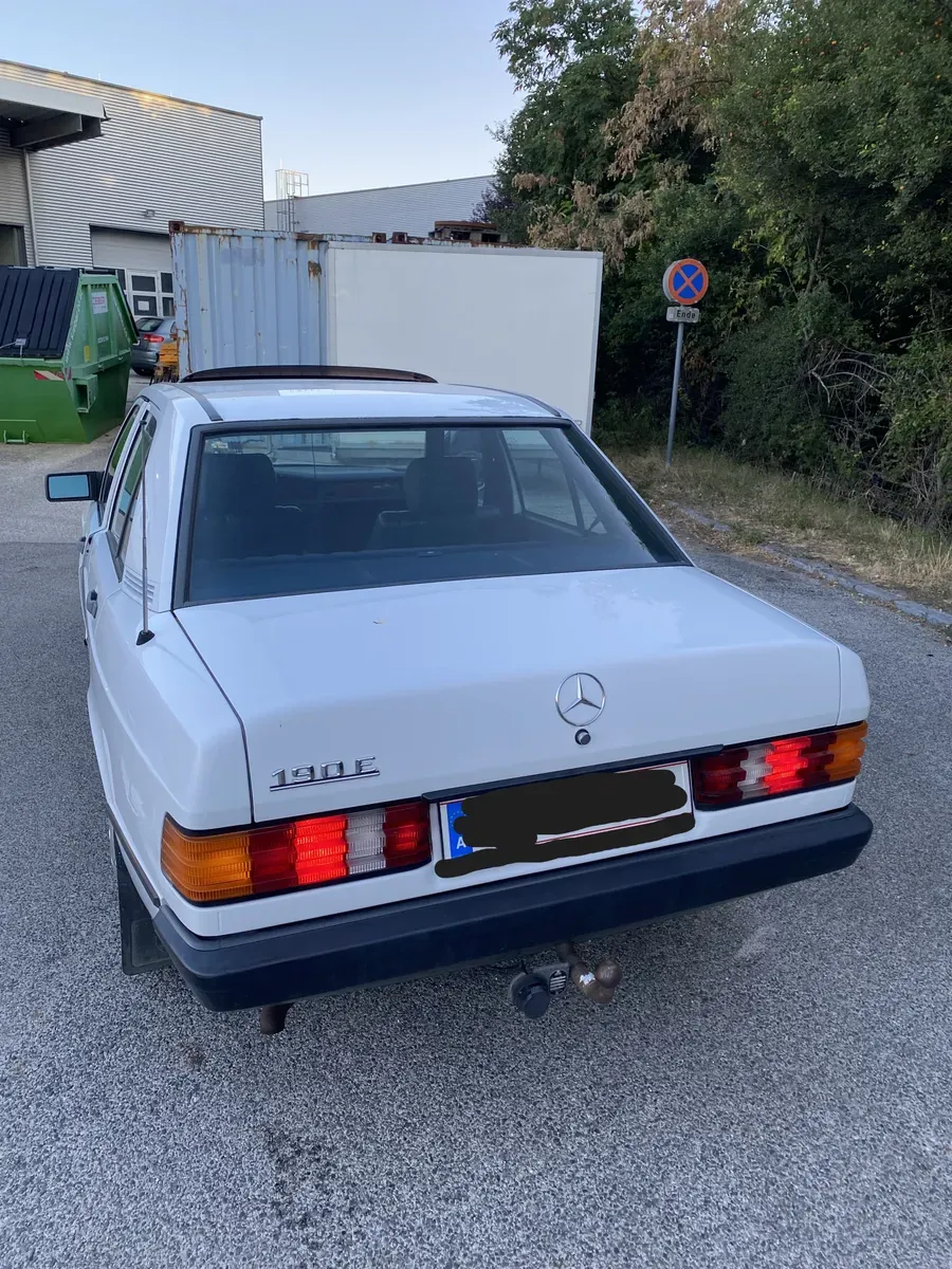 Mercedes-Benz 190 1987 photo 3