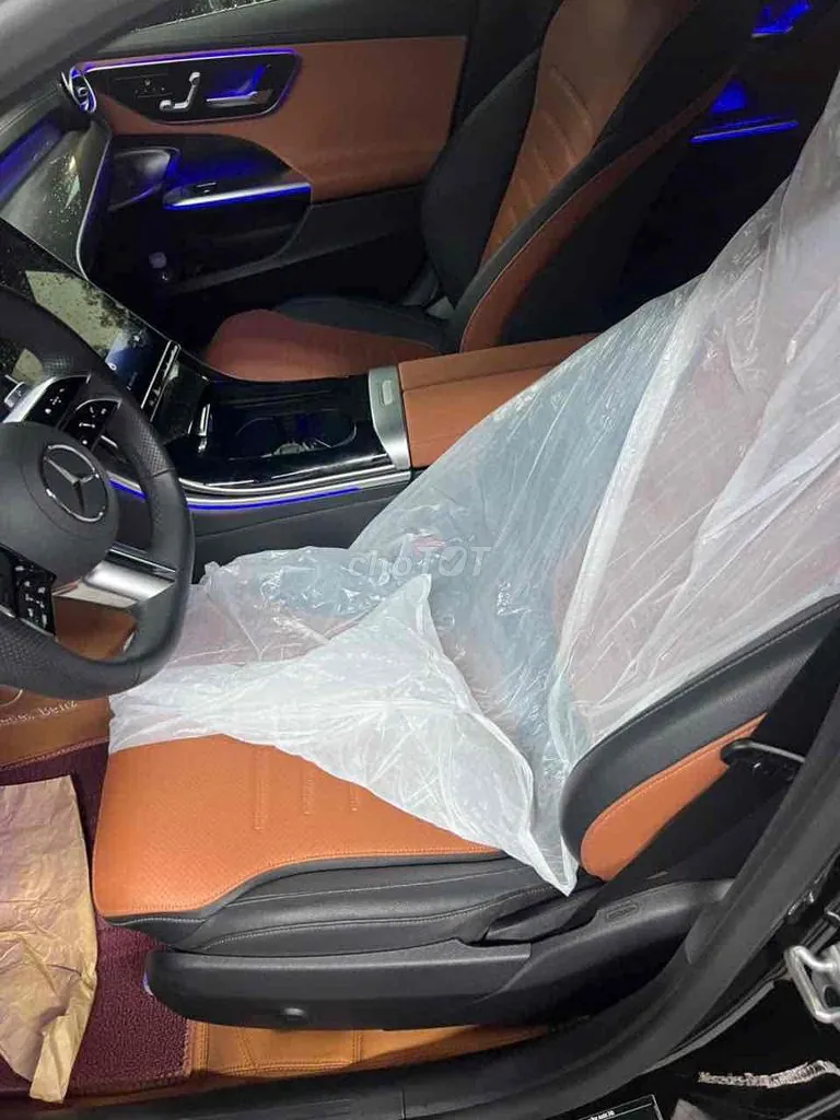 Mercedes-Benz C-Class 2025 photo 4