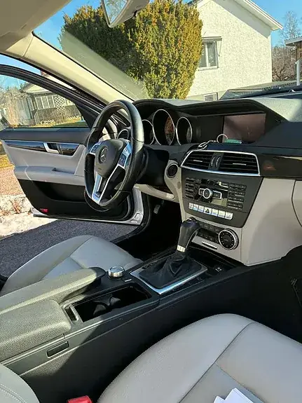 Mercedes-Benz C200 2011 photo 5