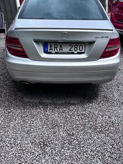 Mercedes-Benz C200 2011 photo 2