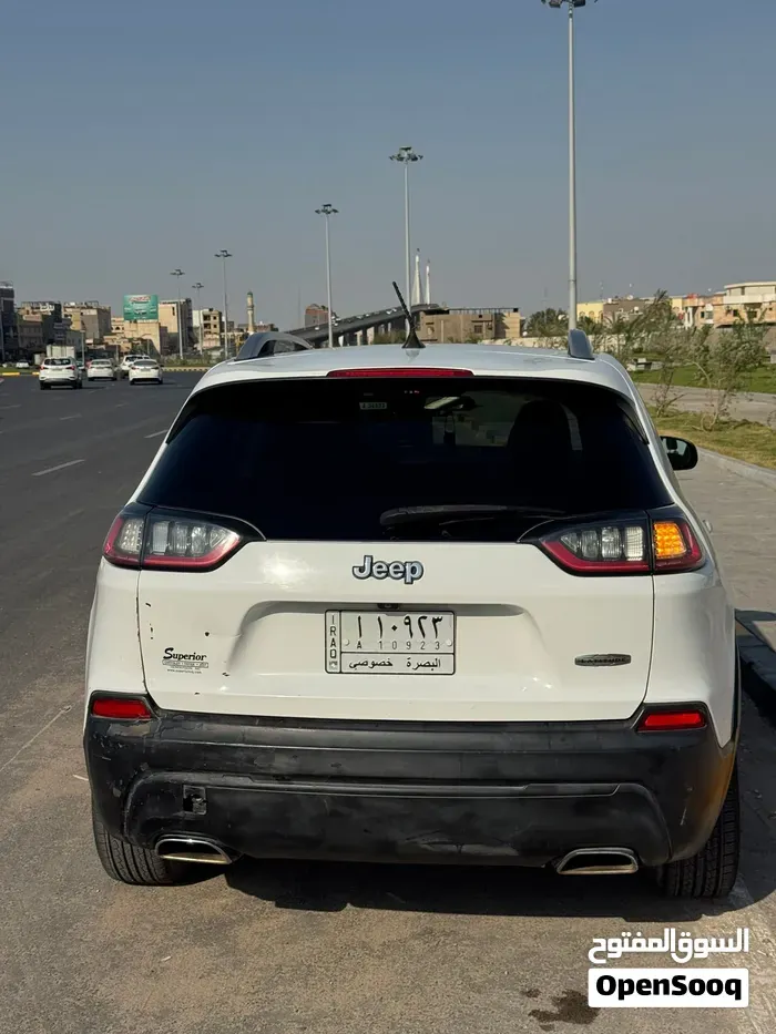 Jeep Cherokee 2019 photo 2