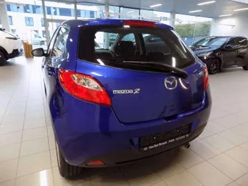 Mazda 2 2009 photo 3
