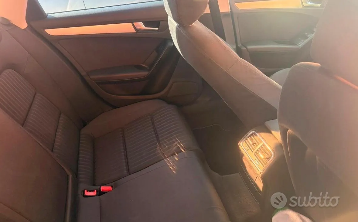 Audi A4 2011 photo 4