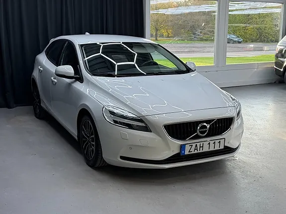 Volvo V40 2018 photo 2