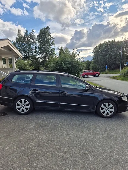 Volkswagen Passat 2009 photo 2