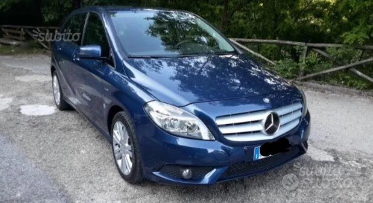 Mercedes-Benz B 2012 photo 2