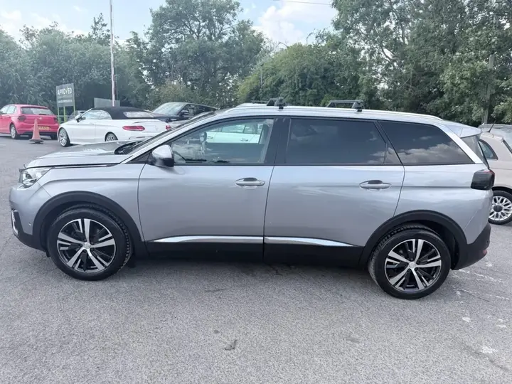 Peugeot 5008 2020 photo 4