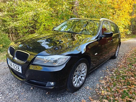 BMW 318D 2011 photo 2