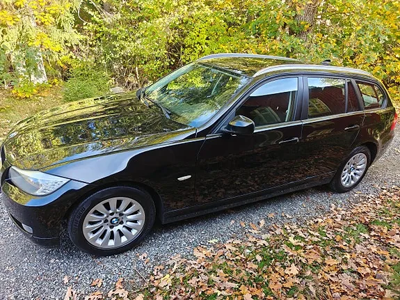 BMW 318D 2011 photo 3