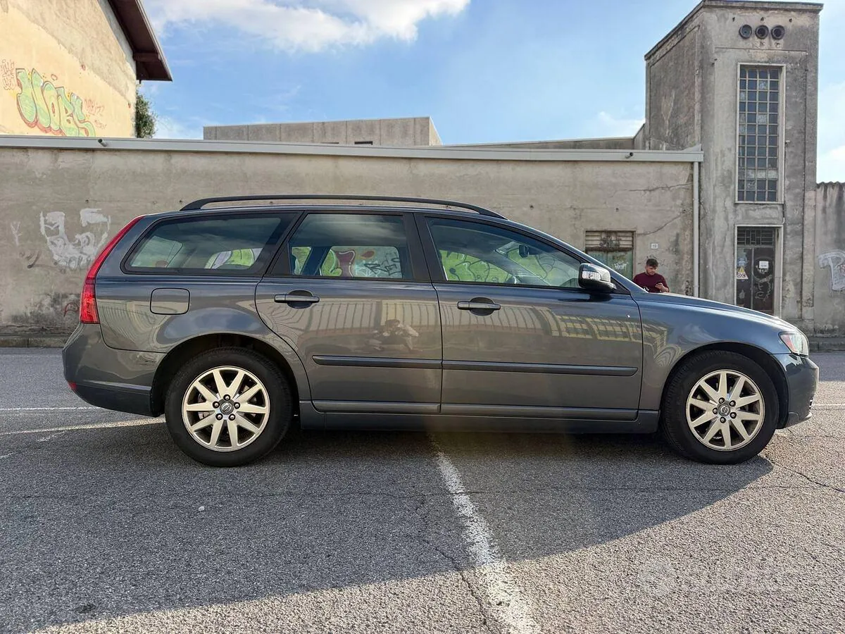Volvo V50 2008 photo 4