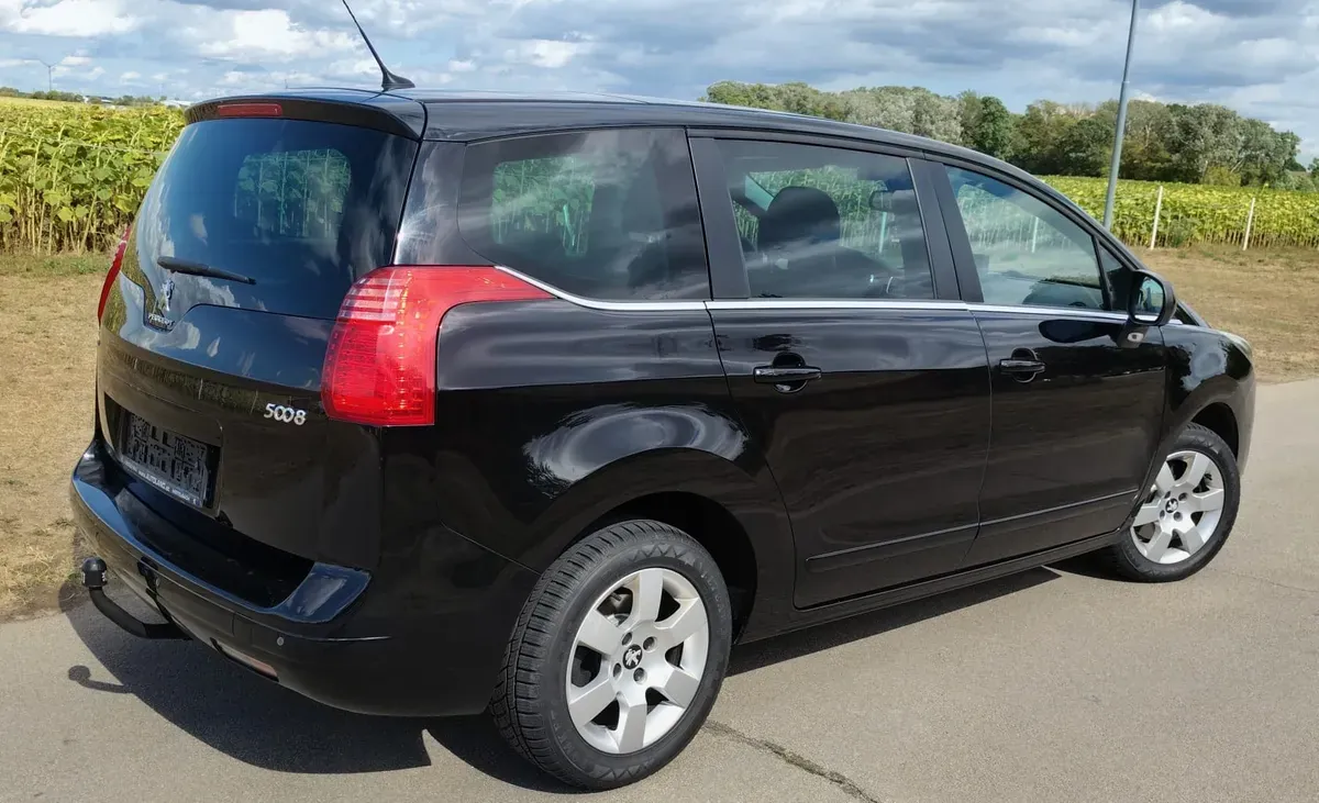 Peugeot 5008 2016 photo 3