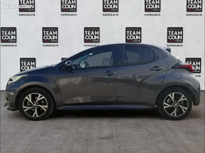 Toyota Yaris 2025 photo 2