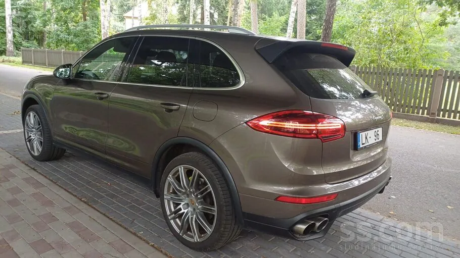 Porsche Cayenne 2015 photo 2