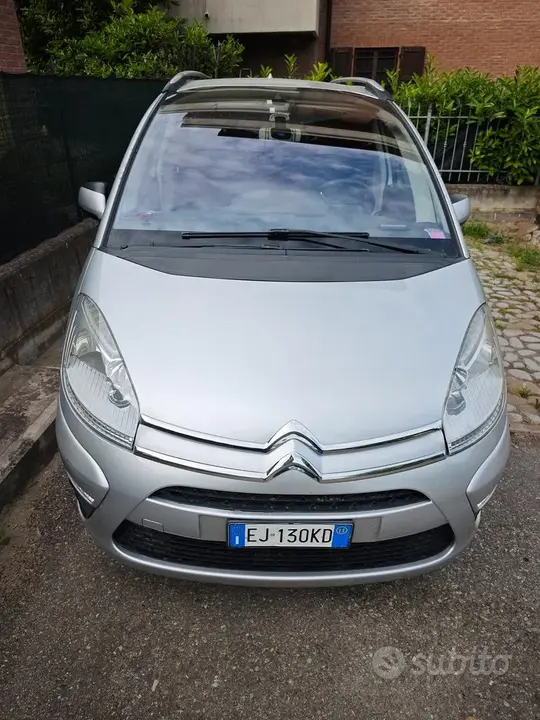 Citroen C4 Grand Picasso 2011 photo 2