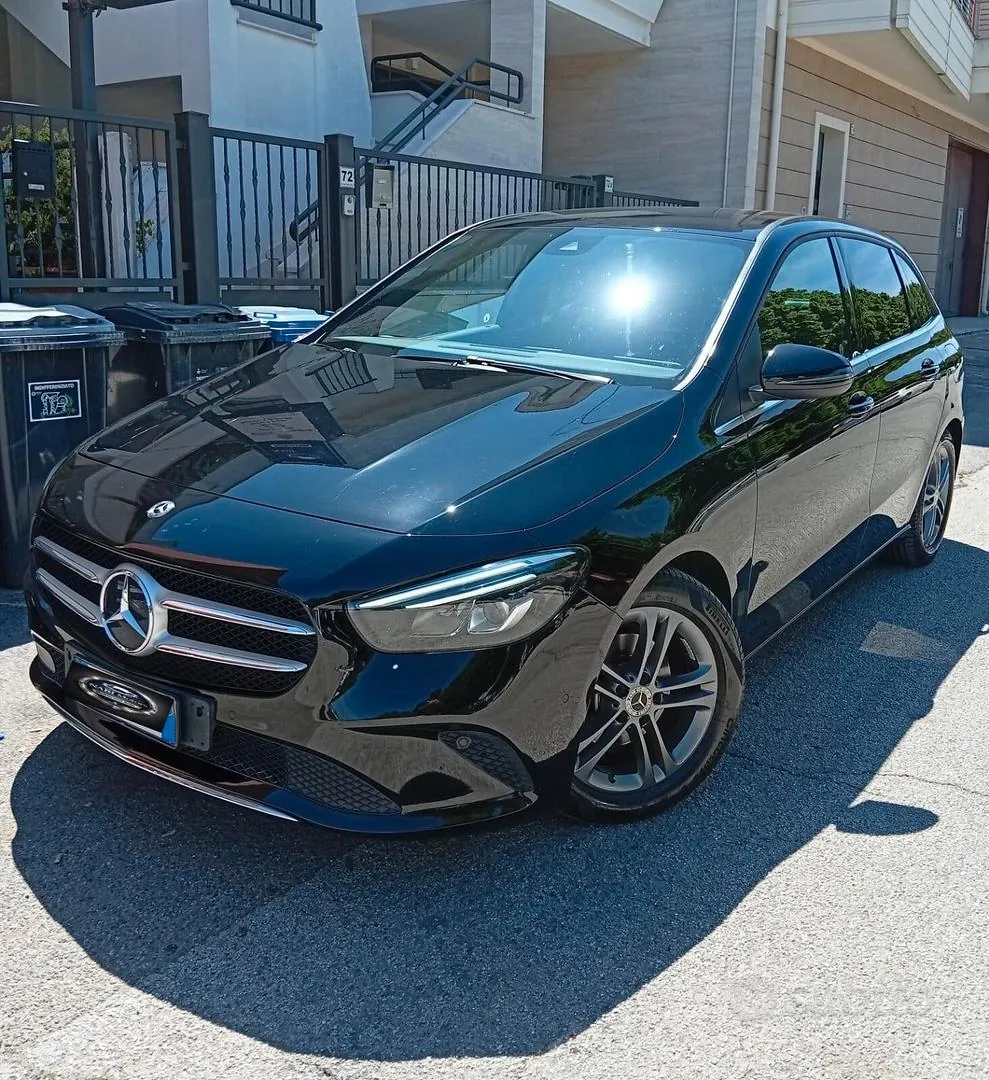 Mercedes-Benz B 180
