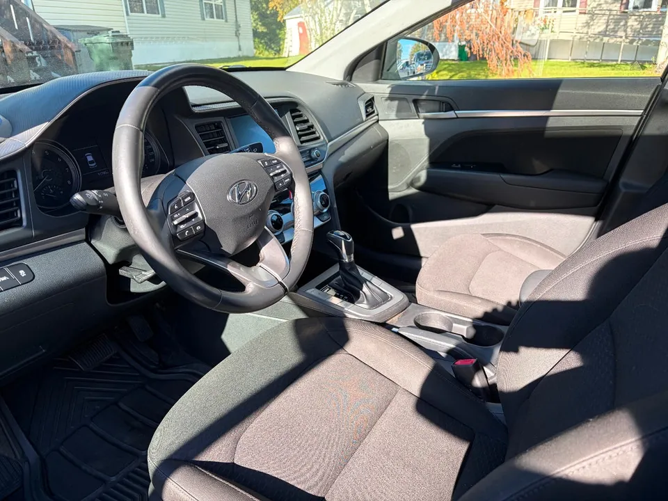 Hyundai Elantra 2020 photo 3