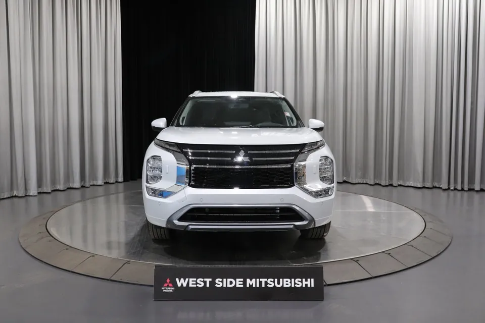 Mitsubishi Outlander 2026 photo 2