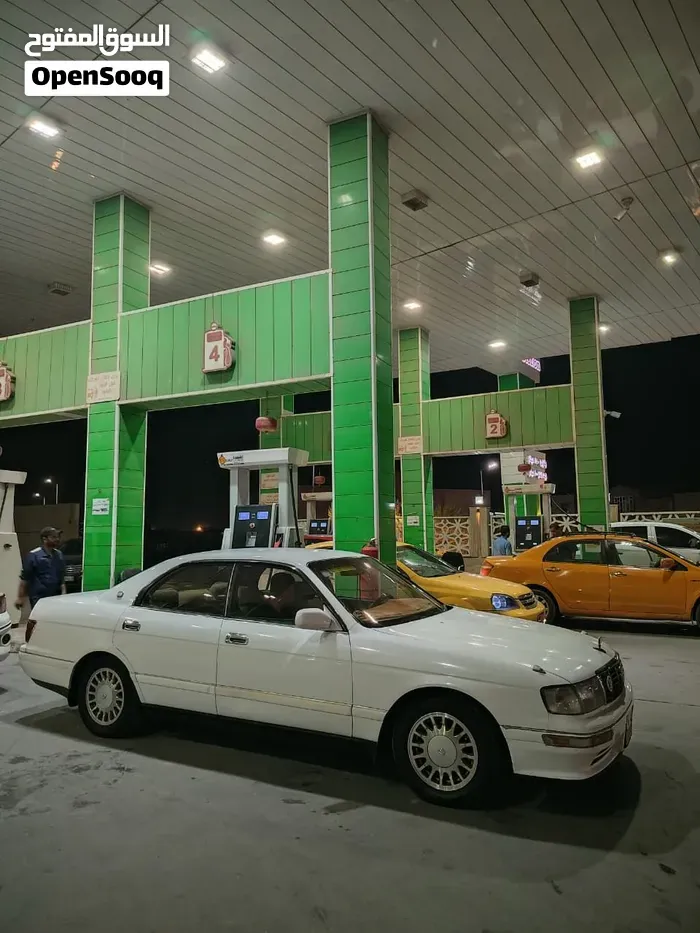 Toyota Crown 1993 photo 4