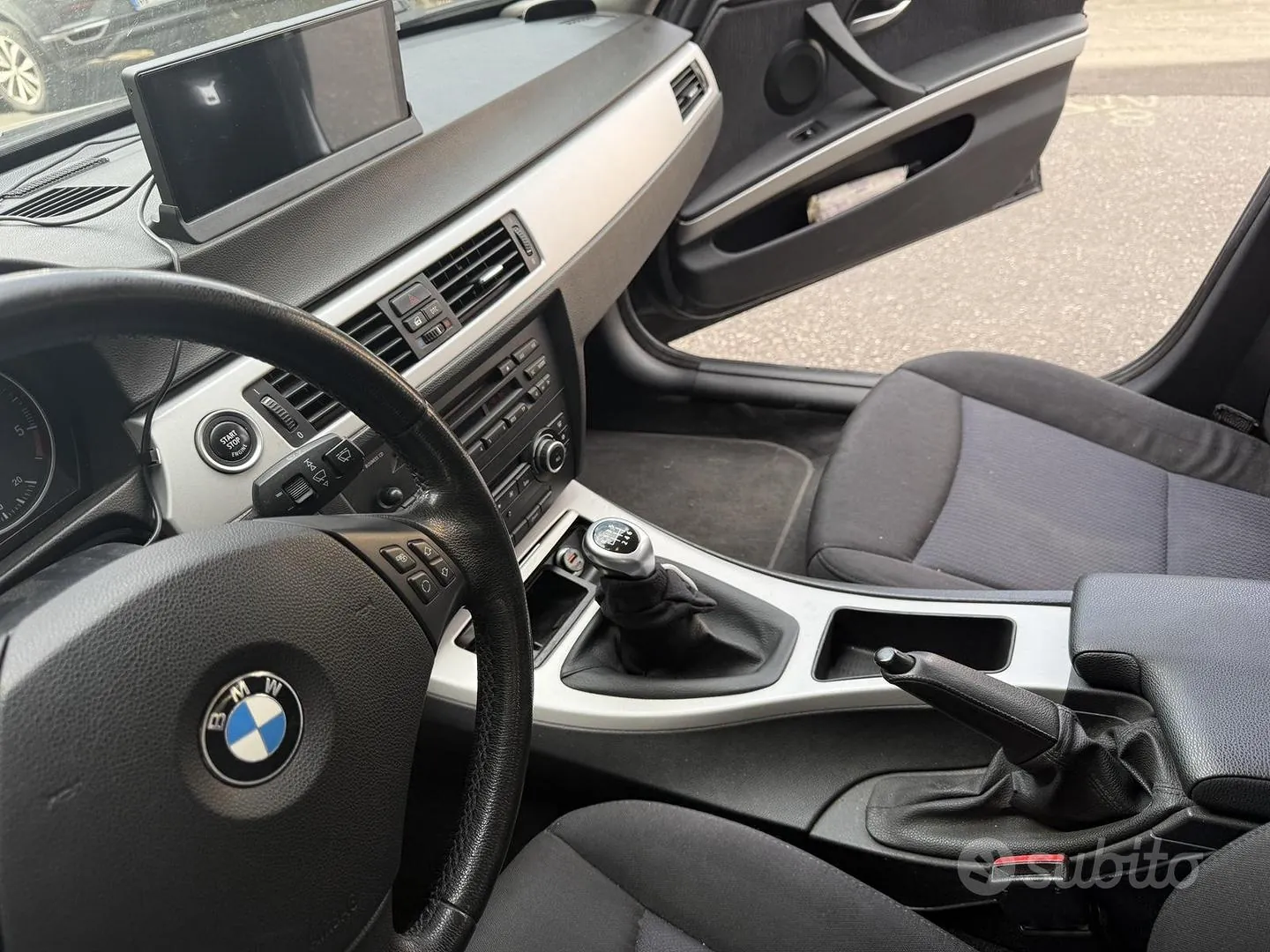BMW 3 Series 2010 photo 5