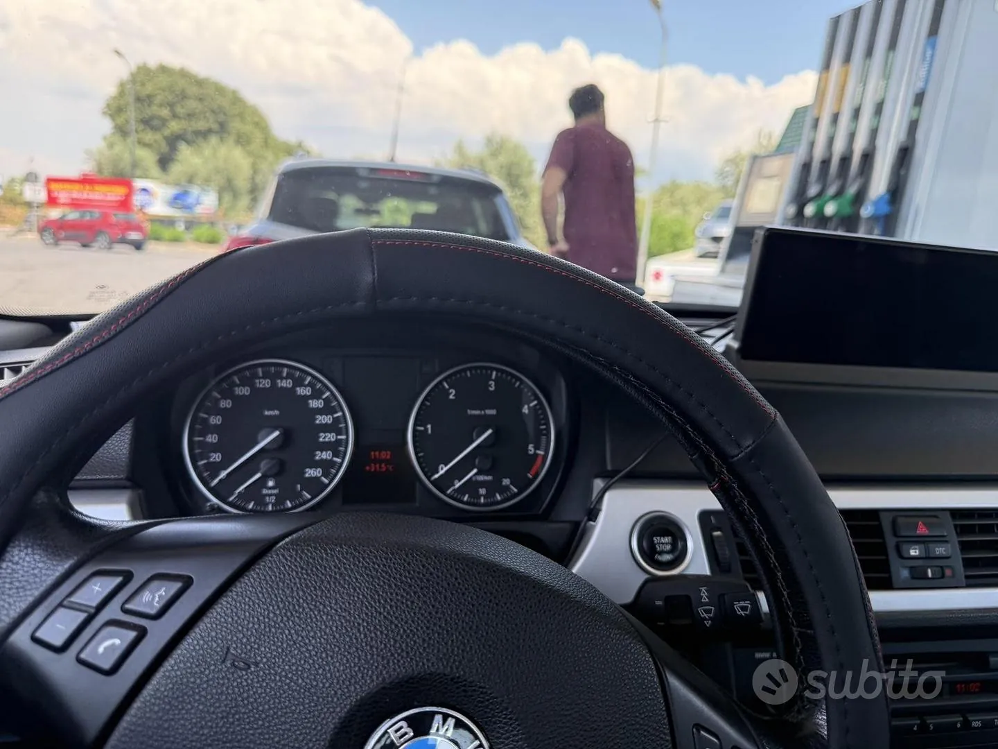 BMW 3 Series 2010 photo 4