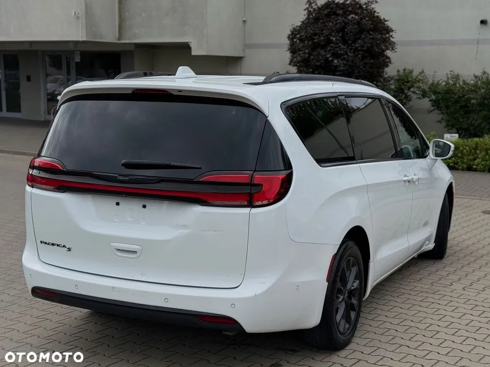 Chrysler Pacifica 2021 photo 3