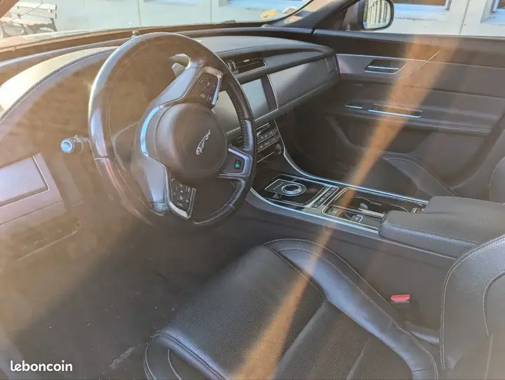 Jaguar Xf 2017 photo 3