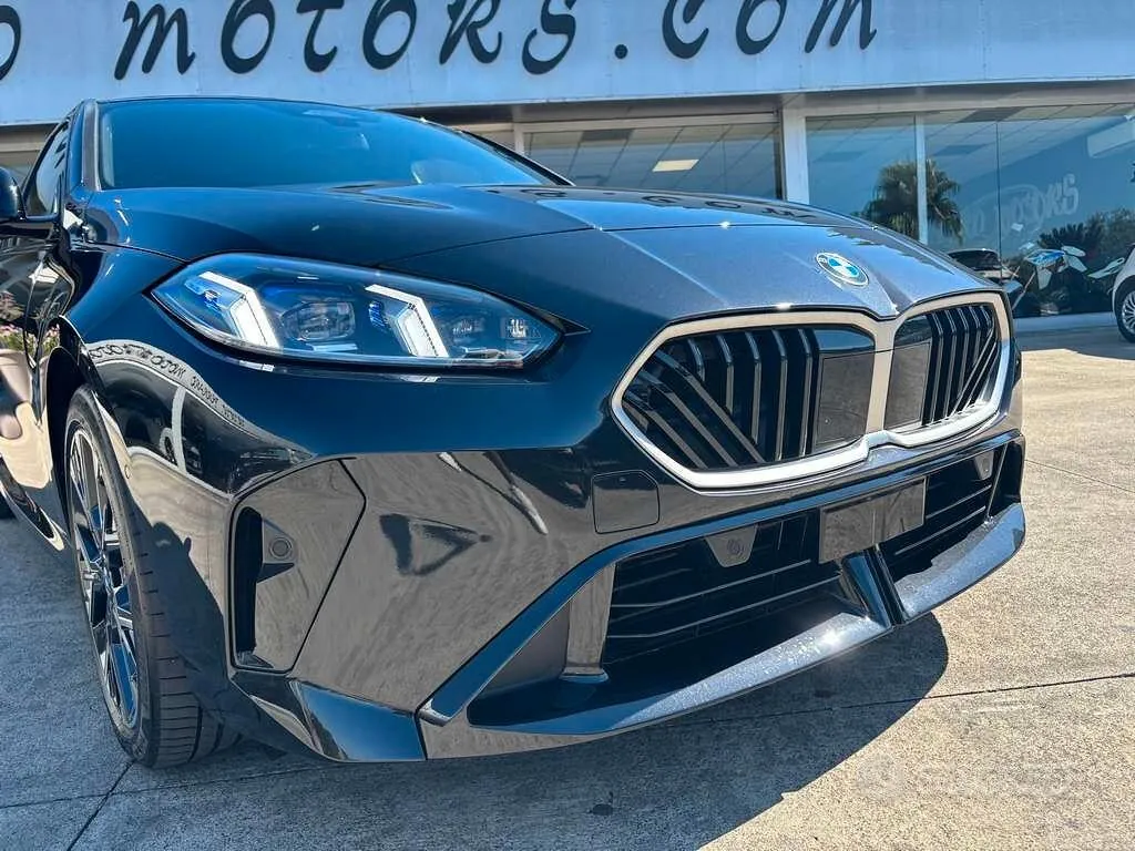 BMW 118D 2025 photo 4