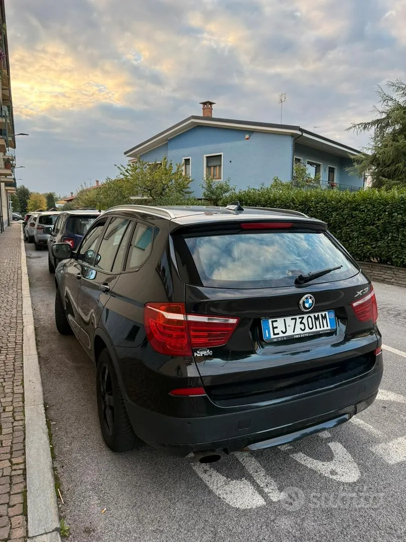 BMW X3 2011 photo 2