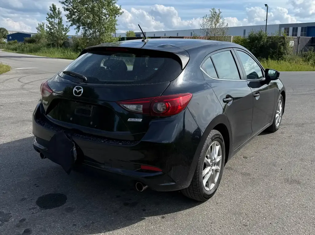 Mazda Mazda3 2018 photo 3