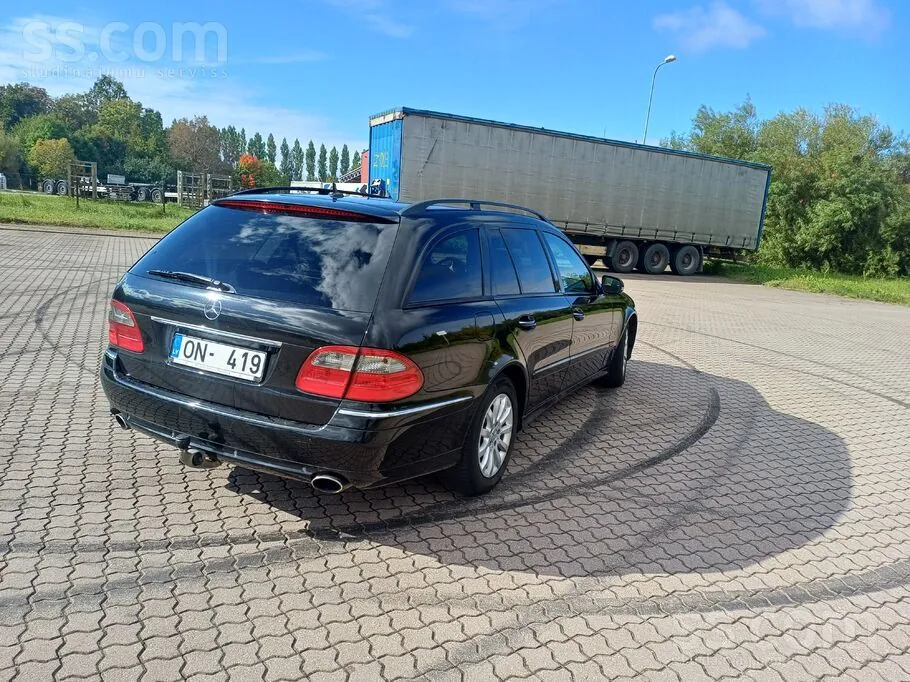 Mercedes-Benz E-Class 2008 photo 2
