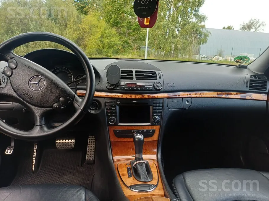 Mercedes-Benz E-Class 2008 photo 4
