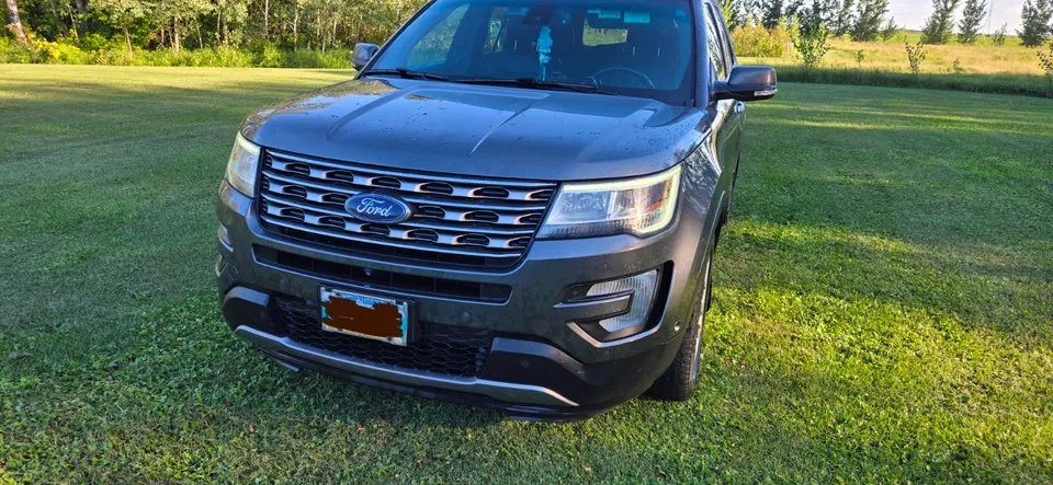 Ford Explorer 2017 photo 2