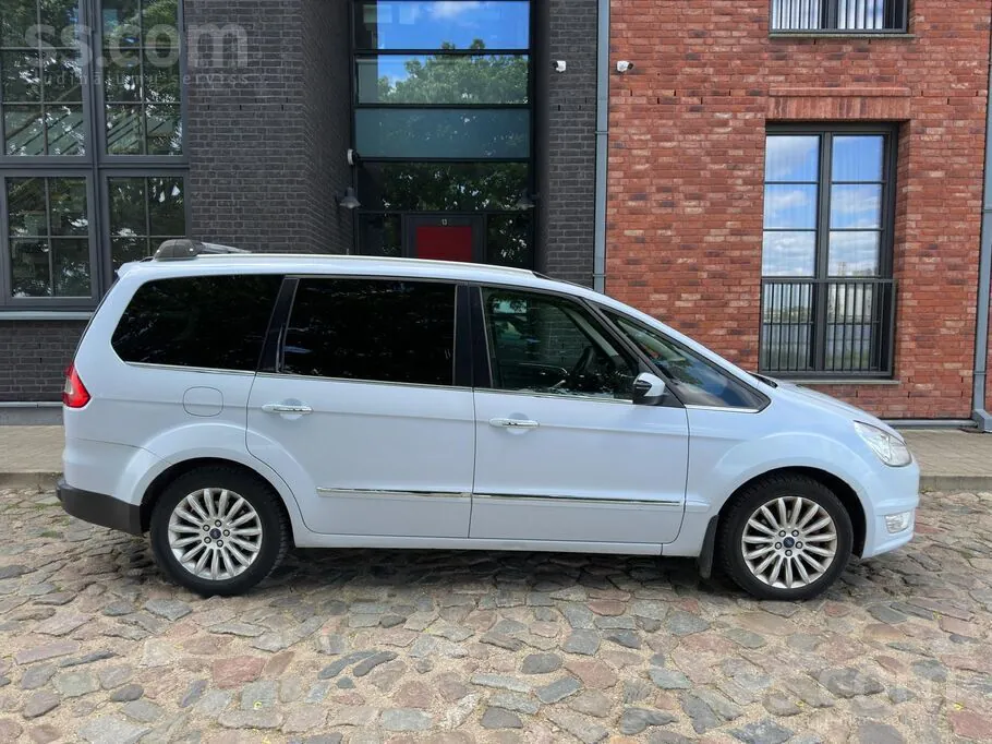 Ford Galaxy 2012 photo 2