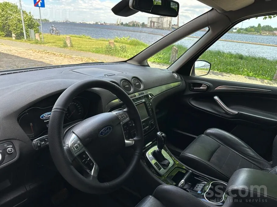 Ford Galaxy 2012 photo 5