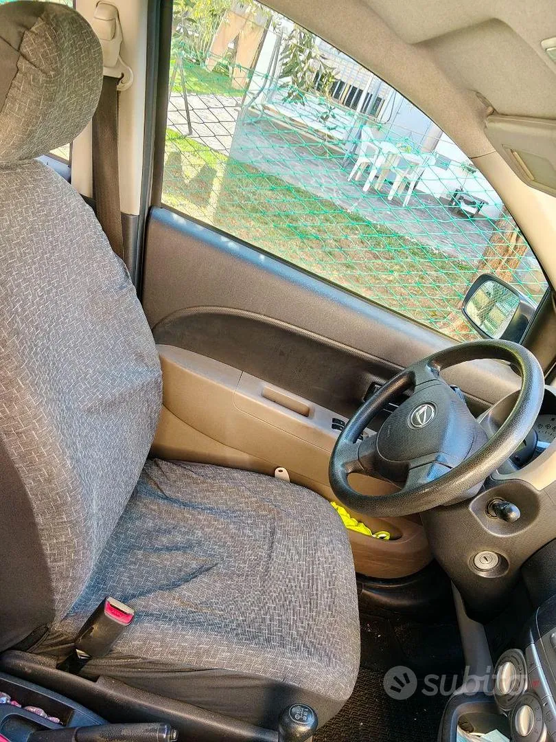 Daihatsu Sirion 2007 photo 3