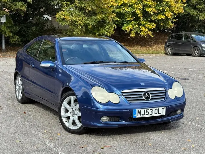 Mercedes-Benz C-Class 2003 photo 2