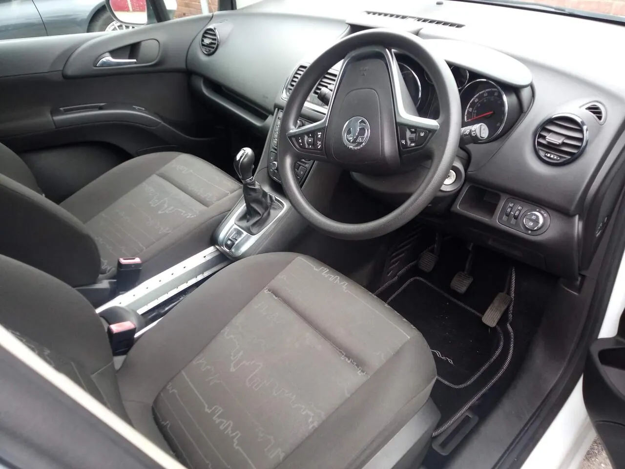 Vauxhall Meriva 2011 photo 5