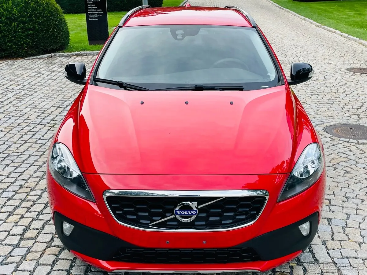 Volvo V40 2026 photo 3