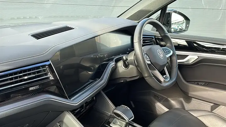 Volkswagen Touareg 2025 photo 2