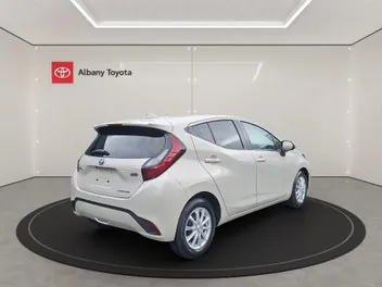 Toyota Aqua 2023 photo 4