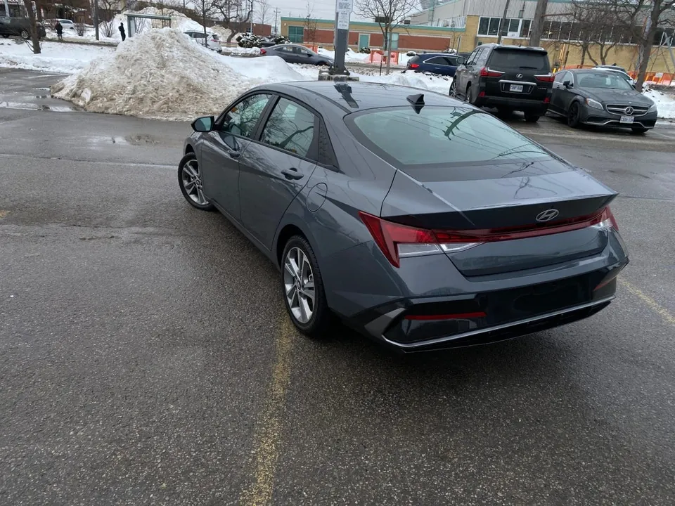 Hyundai Elantra 2025 photo 4