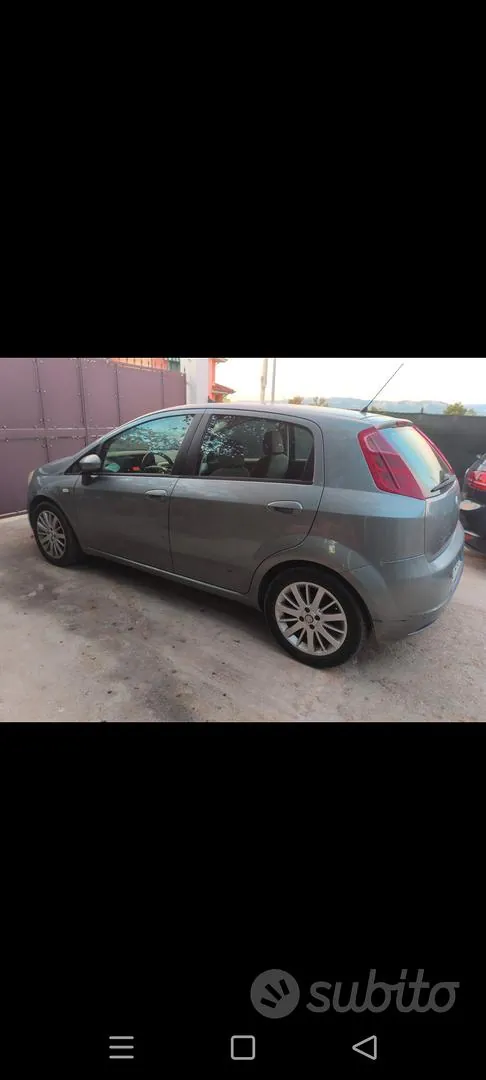 Fiat Grande Punto 2009 photo 2