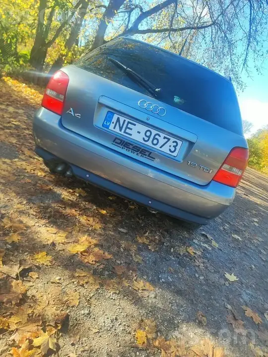 Audi A4 1999 photo 4