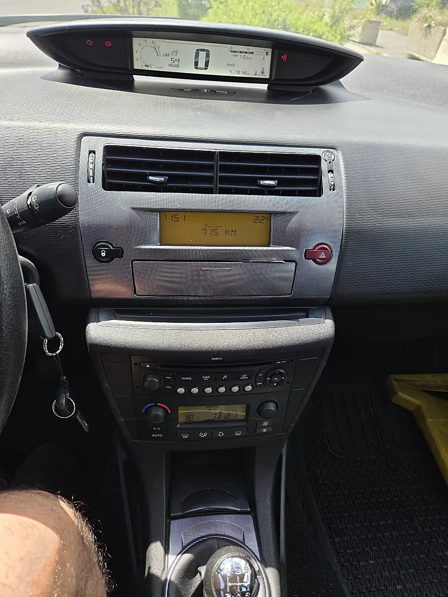 Citroen C4 2006 photo 3