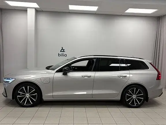 Volvo V60 2025 photo 2