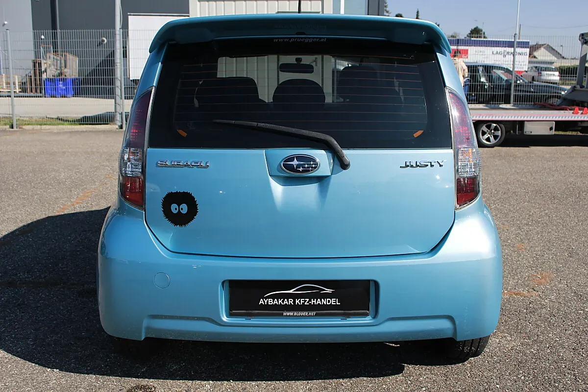 Subaru Justy 2010 photo 2