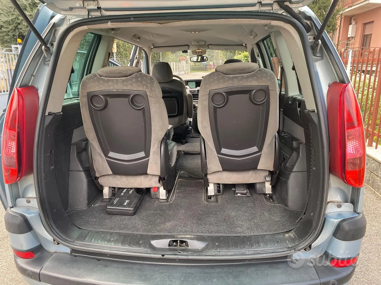 Peugeot 807 2003 photo 2