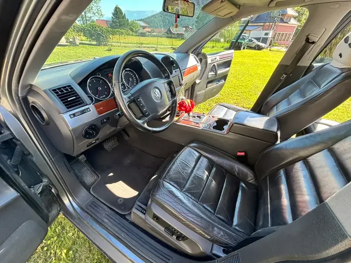 Volkswagen Touareg 2006 photo 2