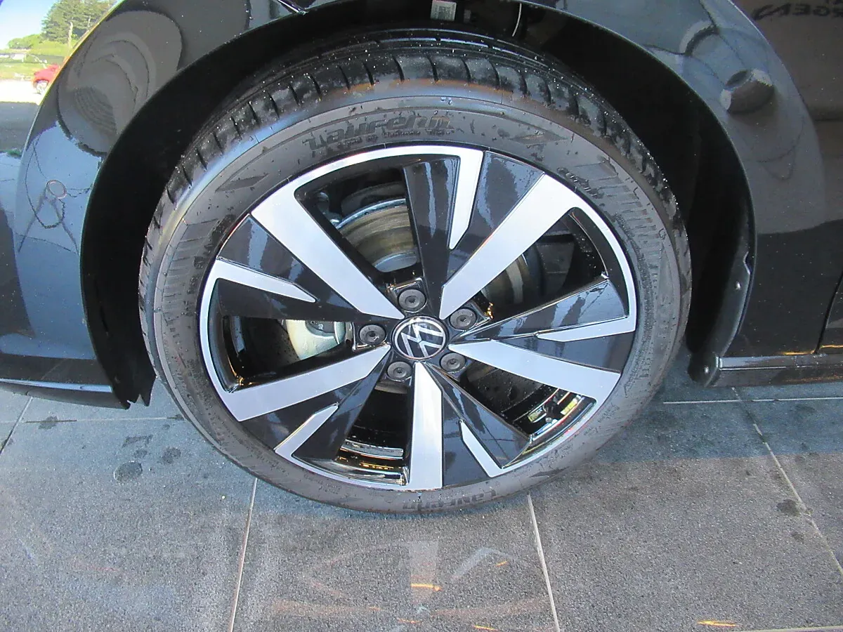 Volkswagen Golf 2026 photo 3